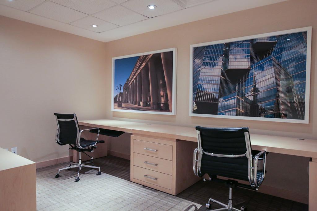 Corporate Ryan Suites Maple Leaf Square Торонто Экстерьер фото